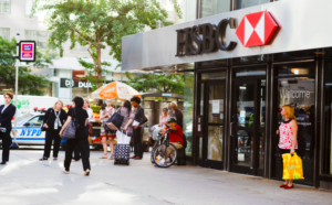 HSBC changes opening times 